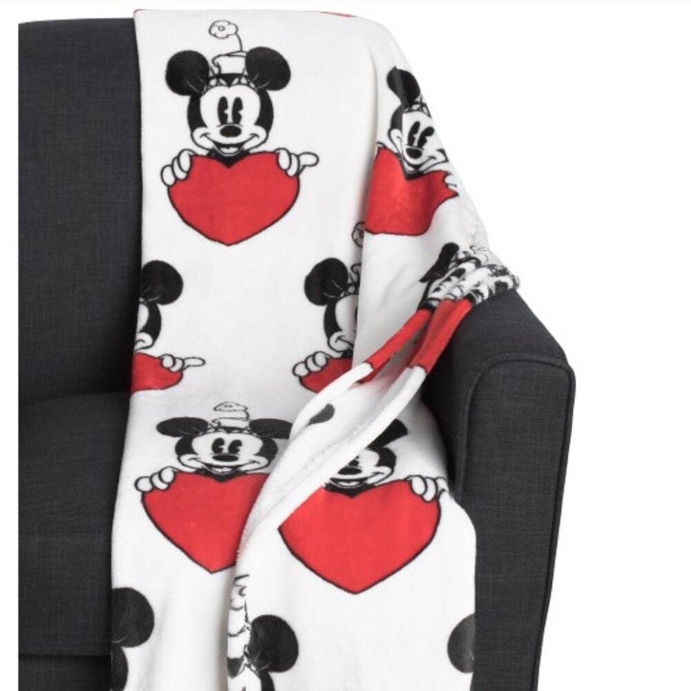 NWT Disney Minnie Mouse Oversized Throw Blanket 50 x 70